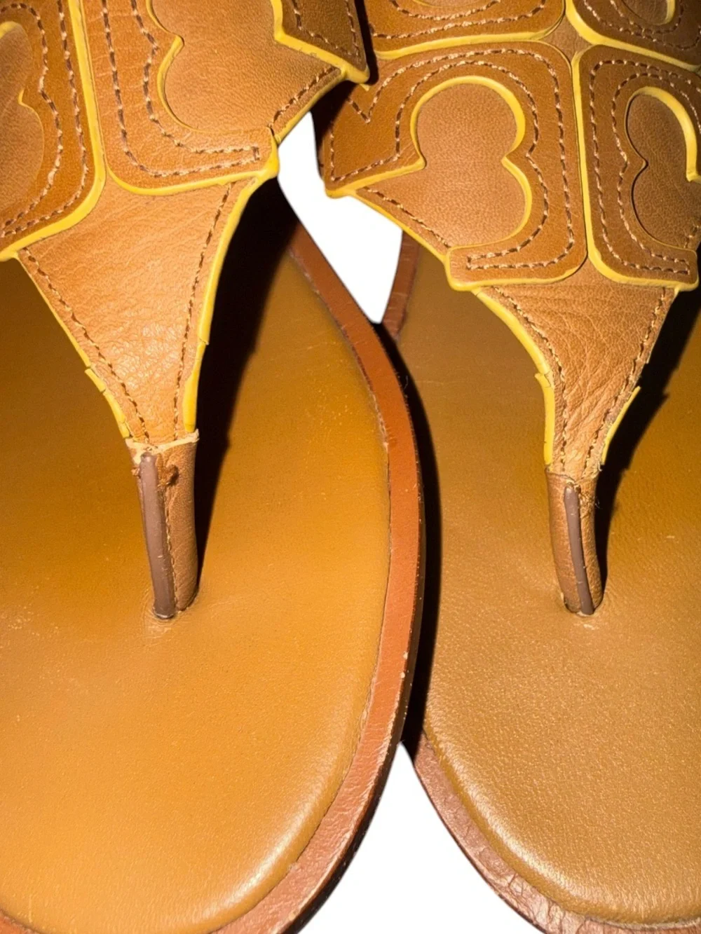 Tory Burch Jamie Full Logo Thong Sandals Size 8 Tan Yellow Leather Flip Flops